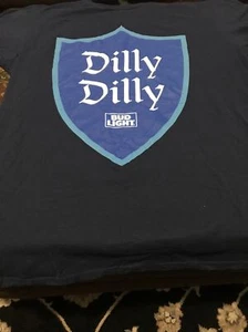 Bud Light Dilly Dilly Large L Mens  Navy Blue Short Sleeve T-shirt Beer - Picture 1 of 4