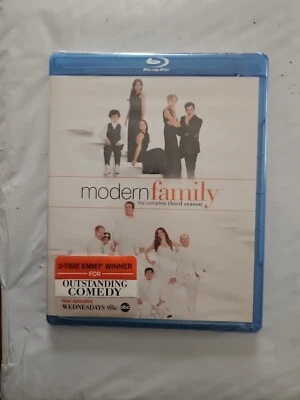 Modern Family Season 3 (Blu-ray, 2012) Sealed - Image 1 of 3