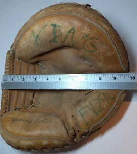 adult baseball catchers mitt made in Japan by superior quality sporting goods... - Picture 1 of 12