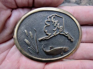 De colección PESCA COMERCIAL Hebilla de Cinturón 1980 Anclaje AK Bulrush CFAB Latón RARO EN MUY BUENA CONDICIÓN+ - Imagen 1 de 4