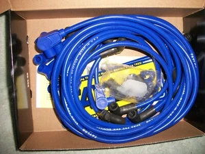 CABLES DE BUJÍA TAYLOR HECHOS EN EE. UU. AZUL SPIRO PRO 76602 BBC HEI BIG CHEVY BLOCK - Imagen 1 de 5
