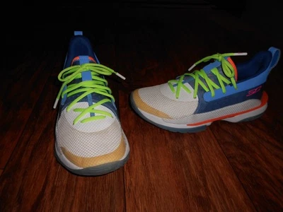 NUEVO Under Armour Niños Curry 7 Super Soaker Talla 6.5 Y Foto 1 de 4