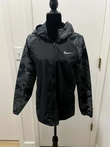 Nike Damen Laufjacke mit Kapuze Gr. Medium schwarz grau Print Full Zip Active - Bild 1 von 7