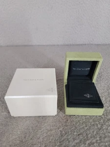 VAN CLEEF & ARPELS leere Schmuckschatulle nur Präsentationsbox grün Wildleder - Bild 1 von 15