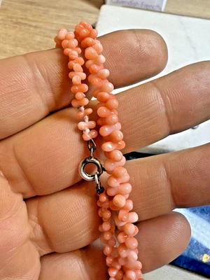 ANTIQUE VICTORIAN CARVED CORAL NECKLACE 40 CM LONG ANGEL SKIN COLOR - Image 1 of 4