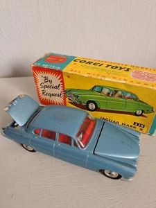 CORGI 238 JAGUAR MARK X SALOON  - Picture 1 of 6