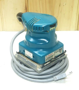 Lijadora de acabado con cable Makita modelo BO4510 INV17725 muy limpia - Imagen 1 de 3