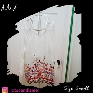 Blusa A.N.A Boho Blanca con Floral Talla Pequeña Nueva con Etiquetas - Imagen 1 de 7
