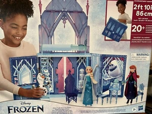 Disney Frozen 2 Fold and Go Palazzo di Ghiaccio Castello Playset con Bambole Elsa Olaf Nuovo - Foto 1 di 2