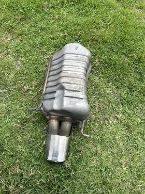 Silenciador Mercedes C230 2006 Foto 1 de 4