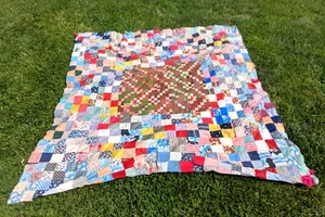 VINTAGE SCRAPPY PATCHWORK HAND STITCHED QUILT ~ 84"x 87" - Picture 1 of 19