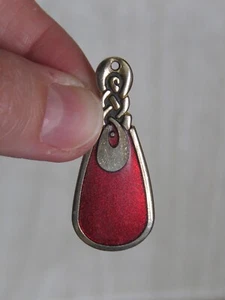 Vintage 80er Jahre signiert Laurel Burch Metall Emaille rot keltisch? Twist Anhänger 1,5" LESEN - Bild 1 von 13