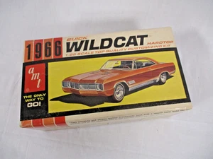 AMT 1966 Buick Wildcat Hardtop Customizing Kit 6526-150 Scale 1/25 w/ Car Body - Picture 1 of 17