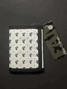 Y2K Geldbörse Famous Stars And Stripes Weiß - Bild 1 von 5