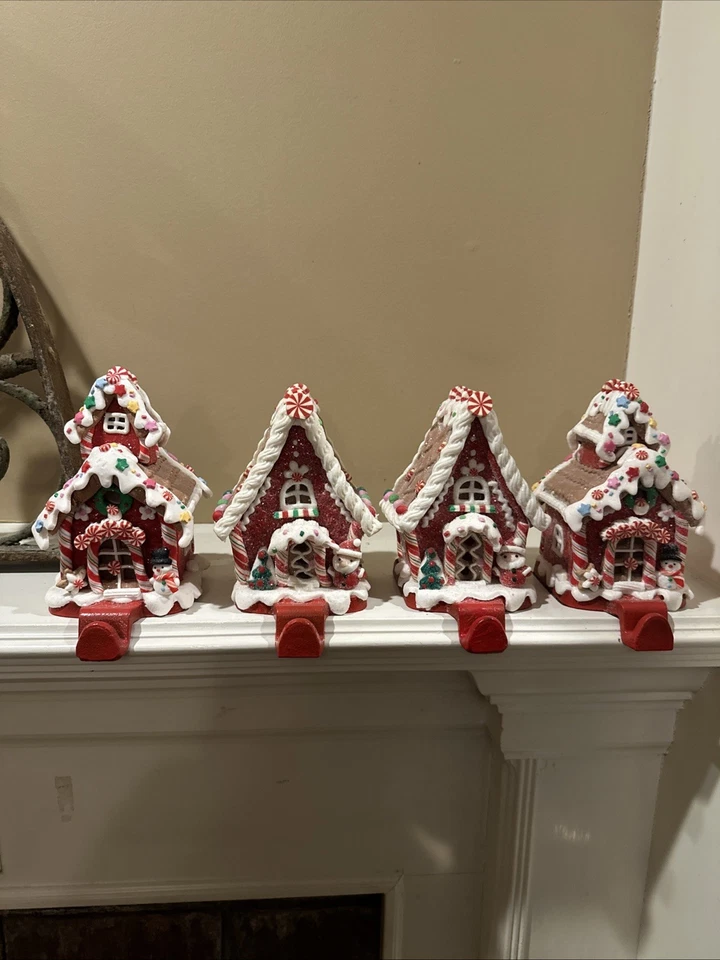 Raro Juego de 4 Perchas para Medias Casa de Pan de Jengibre Vacaciones Soporte para Medias Nuevo Foto 1 de 4