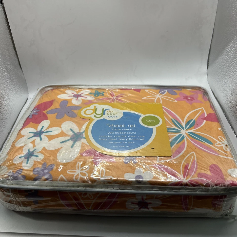 DYR Do Your Room Twin Sheet Set Floral 3 Pc Set New In package - Image 1 of 4
