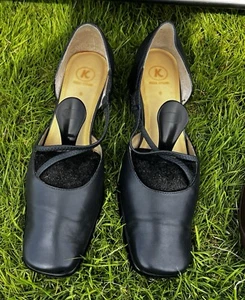 K by Clarks Vintage 'Navy shoes, Leather Court Shoes Size 6 VGC - Picture 1 of 3