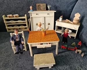 Puppenstube n Möbel * weiss * Biegepuppen und viel Zubehör * Alt antik * - Bild 1 von 21