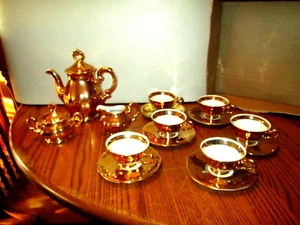 Beautiful Vintage Bavarian Gold Painted 17 Piece Porcelain Tea Set - Picture 1 of 9