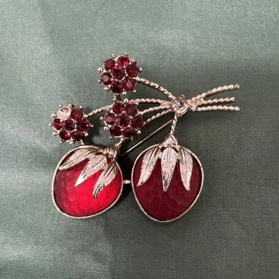 Broche prendedor vintage años 60 jugoso rojo estrás gelatina vientre fruta frambuesa Foto 1 de 4