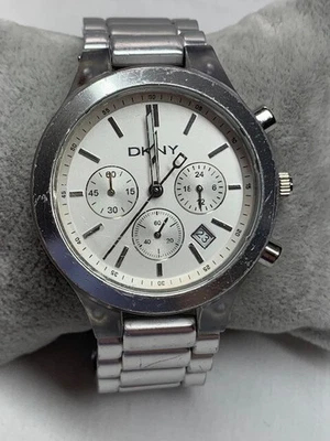 Damas DKNY NY-8262 Tono Plateado Cronógrafo Cuarzo Fecha Reloj Batería Nueva Foto 1 de 4