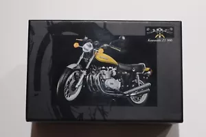 MINICHAMPS 1972 KAWASAKI Z1 900 FARBE SÜSSIGKEITEN GRÜN/GELB MASSSTAB 1:12 122164101 - Bild 1 von 7