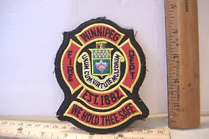 ~WINNIPEG~ VIGILI DEL FUOCO~ EST. 1882~TI TENIAMO AL SICURO~ TOPPA IN TESSUTO~ - Foto 1 di 1