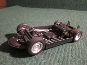 Auflösung der Bastelbude 1:24: Carrera Exclusiv Chassis für Porsche Carrera 6 - Bild 1 von 4