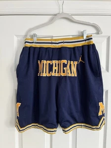 Pantalones cortos Just Don Michigan usados. Malla con bolsillos. Grande.  - Imagen 1 de 8