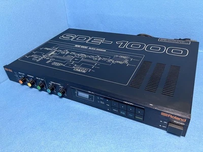 Roland SDE-1000 Digital Delay Rackmount 4 Memory Vintage Analog Warm Sound - Image 1 of 4