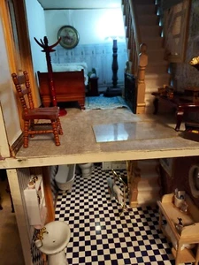 Vintage Dolls House - Picture 1 of 8