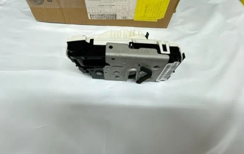 New Mopar 68146023AC Front Door Latch, Left 2012-2014 Chrysler 300 - Image 1 of 4