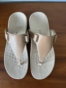 Vionic Women's Wanda T Strap Flip Flop Adjustable Macaroon Leather Sandal  8.5 - Picture 1 of 10