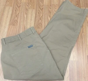 PANTALONES COLOMBIA REGULAR FIT MEZCLA ALGODÓN/SPANEX CAQUI Talla 40W x 30L - Imagen 1 de 5