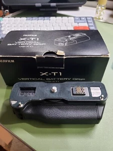 Fujifilm Vertical Battery Grip X-T1 Battery Grip (Black) - Picture 1 of 2