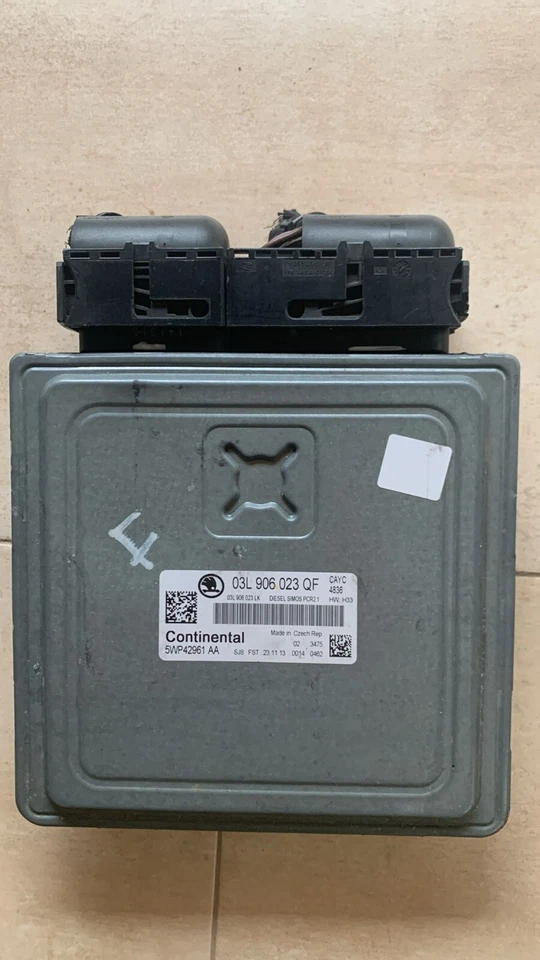 Centralita motor SKODA RAPID 03L906023QF 5WP42961AA 03L906023LK - Imagen 1 de 1