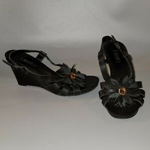 Ecco Kalac Women's Sz US 8 EU 39 Black Leather Flower Button Wedge Heel Sandals