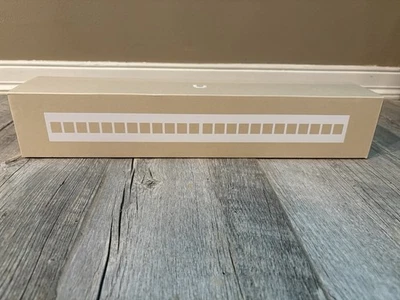 Ubiquiti (UACC-Rack-Panel-Parche-Blanco-24) 24 puertos Keystone Patch Panel - SELLADO Foto 1 de 4