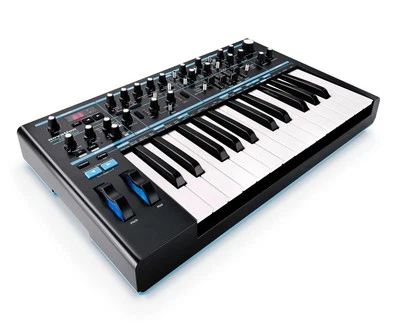 Novation Bass Station II Mono-Synthesizer 25 Tasten MIDI Elektromusiker Studio - Bild 1 von 4