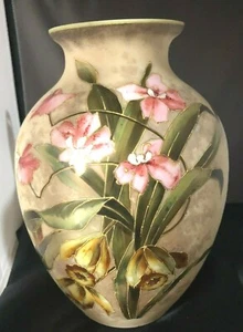Antique Frosted Cased Glass Opaline Hand Enameled Large Vase Floral & Gilt - Foto 1 di 5