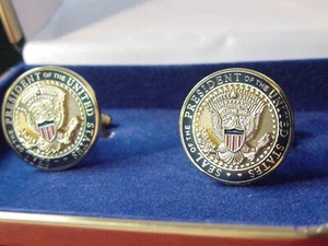Pair of President Trump Official issued white house staff cufflinks-Free Ship - Picture 1 of 8