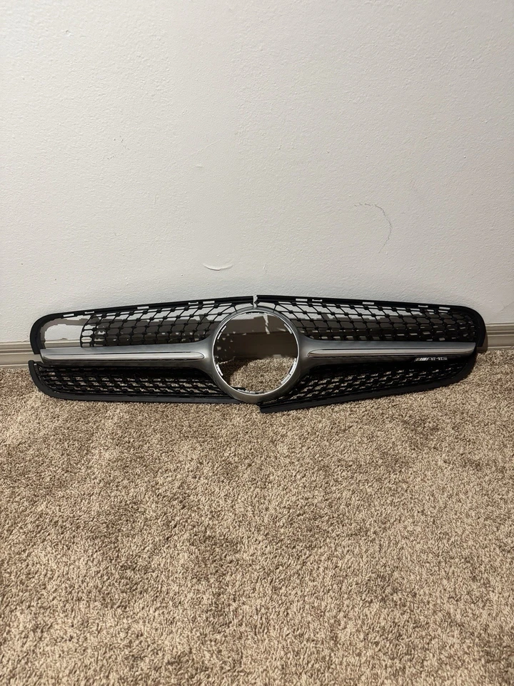 Mercedes Benz AMG GT (C190) 2016-2017 parrilla superior usada OEM ►DC4725 Foto 1 de 4