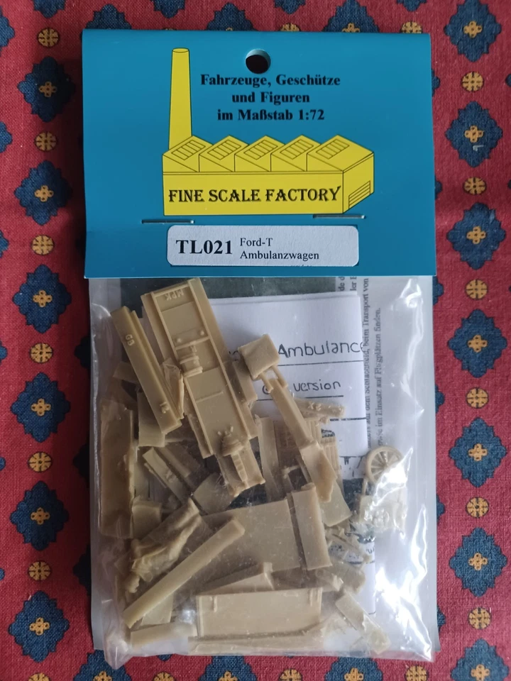 FSF TL21 - Truck, Ambulance - FORD T - resin kit 1:72 - Immagine 1 di 1
