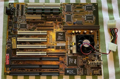 Asus P/I-P55TP4N ver. 1.0 + Pentium 150MHz + 32MB RAM + manuale e floppy driver - Immagine 1 di 4