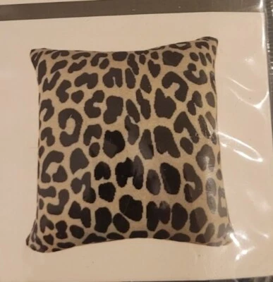 Funda de Almohada Merchant 41 18" X 18" Negro Blanco Estampado Leopardo Manchas Hobby Lobby Foto 1 de 3