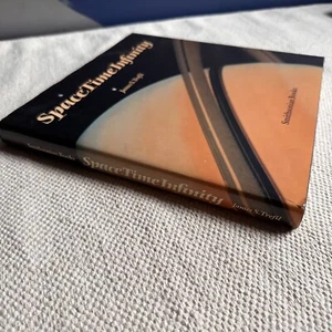 Vintage SpaceTime Infinity By James S. Trefil Smithsonian Books (1985 Hardcover) - Picture 1 of 4