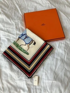 Hermes Schal Couvertures et Tenues de Jour 90 cm Seide creme Carre Pferd - Bild 1 von 3