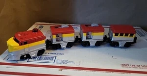 Geo Trax Pacific Chief Engine 3Cars Some Playwear No Remote Pictures Description - Picture 1 of 24