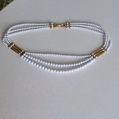 Elegante collar Napier de colección con cuentas blancas y doradas Foto 1 de 4