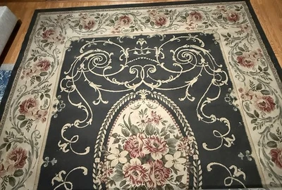 Alfombra tradicional floral con estilo victoriano o francés Aubusson. Foto 1 de 2